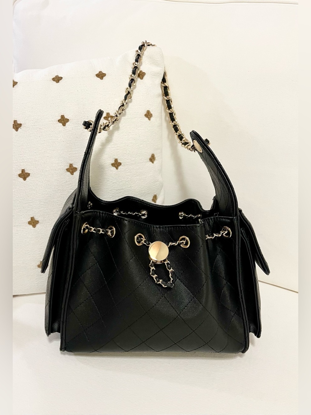 BRAND NEW Urban Expressions Black Quilted Side Pocket Chain Strap Bag